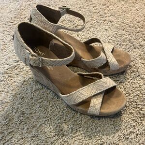 Tom’s Chevron Wedges